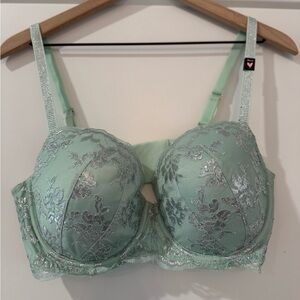 NWOT Victorias Secret Demi Bra